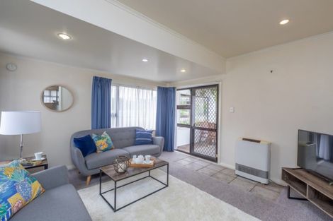 Photo of property in 32 Oxford Street, Tawa, Wellington, 5028