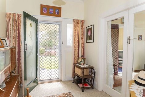 Photo of property in 52 Barraud Street, Dannevirke, 4930