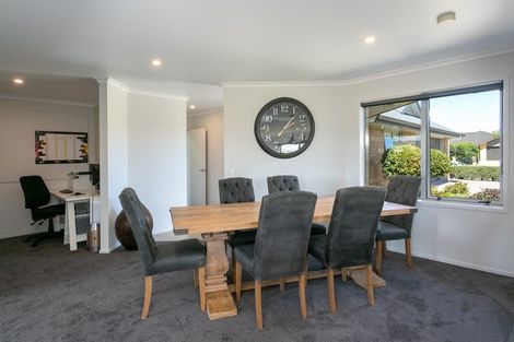 Photo of property in 8 Twin Willow Close, Cambridge, 3434