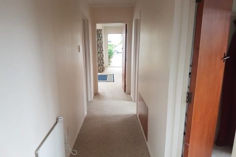 Photo of property in 6 Hollows Crescent, Takaro, Palmerston North, 4412