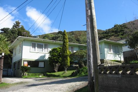 Photo of property in 107 Parkvale Road, Karori, Wellington, 6012
