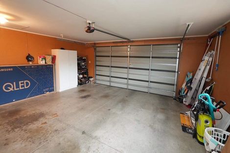 Photo of property in 21 Cleveland Heights, Kelvin Grove, Palmerston North, 4414