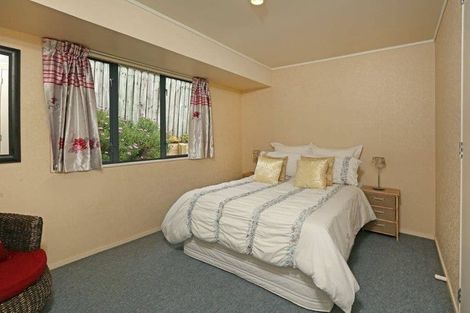 Photo of property in 106 Kingdale Road, Henderson, Auckland, 0610