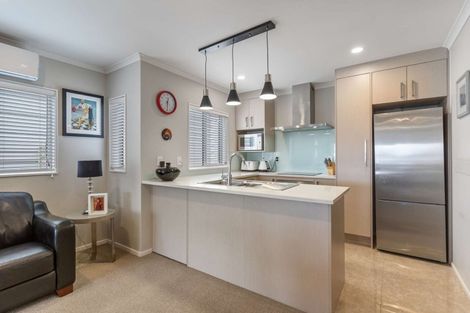 Photo of property in 51 Tribute Loop, Takanini, 2112