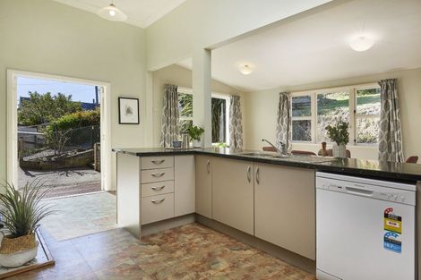 Photo of property in 125 Wellington Street, Picton, 7220