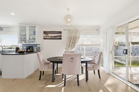 Photo of property in 79 Riverton Drive, Randwick Park, Auckland, 2105