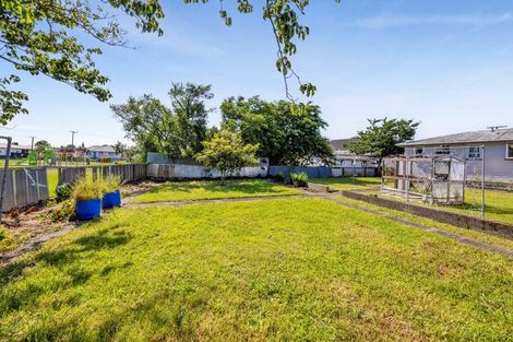 Photo of property in 6 Buchanan Place, Hawera, 4610