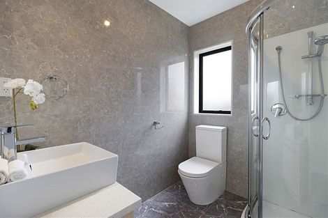 Photo of property in 105 Lincoln Park Avenue, Massey, Auckland, 0614