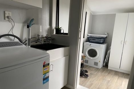 Photo of property in 2/4 Colonial Place, Kelvin Grove, Palmerston North, 4414