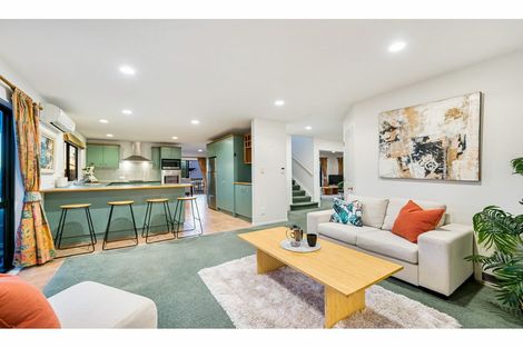 Photo of property in 45 Chamari Close, Titirangi, Auckland, 0604