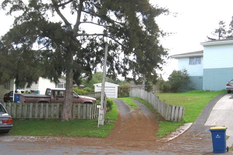 Photo of property in 16 Vallance Place, Massey, Auckland, 0614