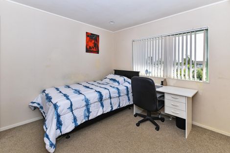 Photo of property in 25 Eiger Place, Northpark, Auckland, 2013