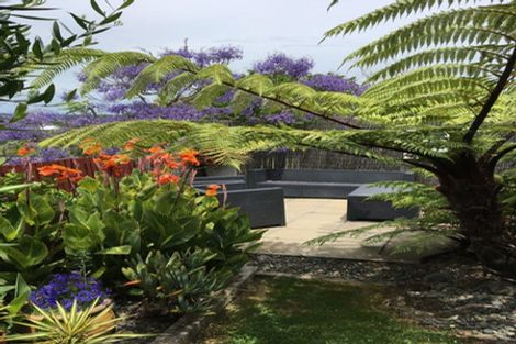 Photo of property in 51 Spence Road, Henderson, Auckland, 0612