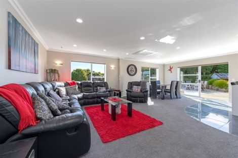 Photo of property in 313 Maungaraki Road, Maungaraki, Lower Hutt, 5010