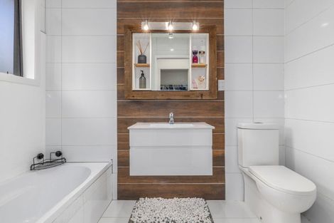 Photo of property in 16 Whyte Street, Paraparaumu Beach, Paraparaumu, 5032