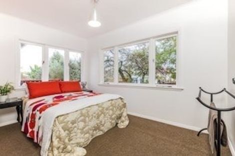 Photo of property in 165 Edmonton Road, Te Atatu South, Auckland, 0610