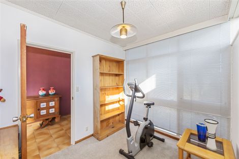 Photo of property in 181 Glenfield Road, Hillcrest, Auckland, 0627