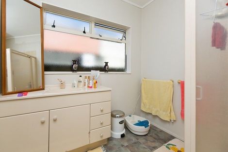 Photo of property in 29 Karaka Street, Merrilands, New Plymouth, 4312