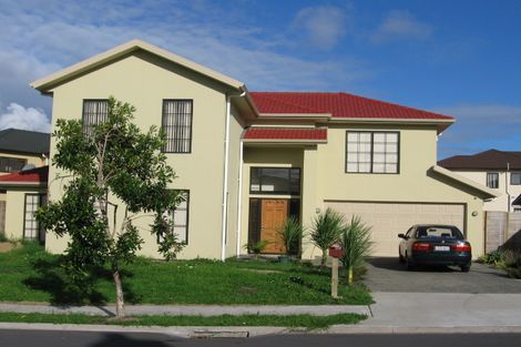 Photo of property in 5 Parkvale Grove, Te Atatu Peninsula, Auckland, 0610