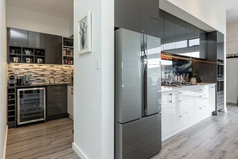 Photo of property in 33 Pohutukawa Drive, Eskdale, Napier, 4182