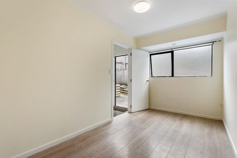 Photo of property in 1/19 Bond Crescent, Forrest Hill, Auckland, 0620