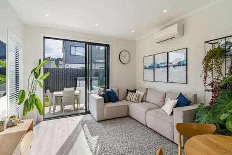 Photo of property in 5 Gloaming Lane, Wallaceville, Upper Hutt, 5018