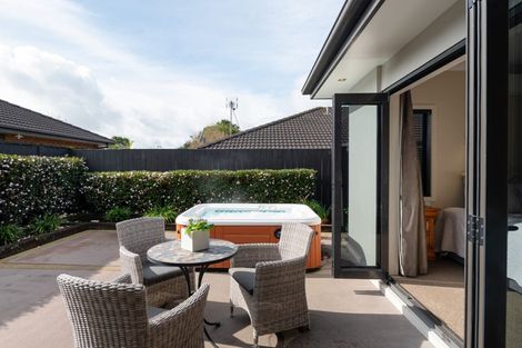 Photo of property in 52 Wiltshire Drive, Huntington, Hamilton, 3210