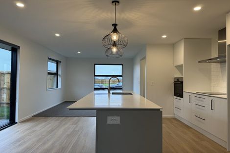 Photo of property in 37 Cousins Street, Woodend, 7691