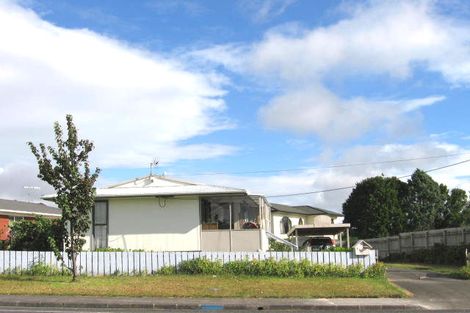 Photo of property in 147 View Road, Sunnyvale, Auckland, 0612