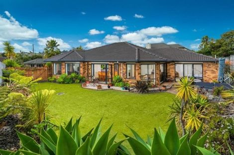 Photo of property in 93 Te Wharau Drive, Greenhithe, Auckland, 0632