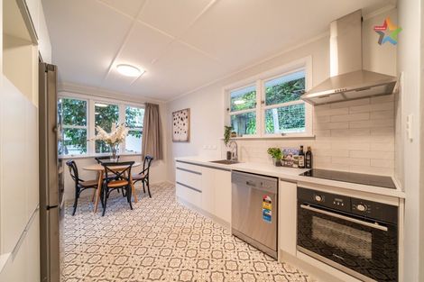 Photo of property in 41 Bird Grove, Stokes Valley, Lower Hutt, 5019