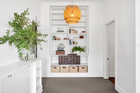 Photo of property in 40 Reserve Terrace, Lyttelton, 8082