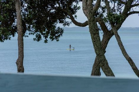 Photo of property in 33 The Esplanade, Eastern Beach, Auckland, 2012