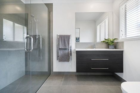 Photo of property in 67 Kaurinui Crescent, One Tree Point, 0118