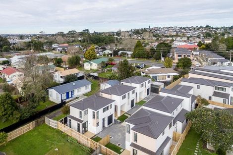 Photo of property in 8/535 Swanson Road, Ranui, Auckland, 0612