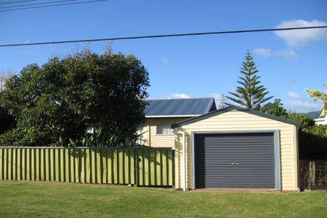 Photo of property in 12 Ngapaki Street, Waikanae Beach, Waikanae, 5036