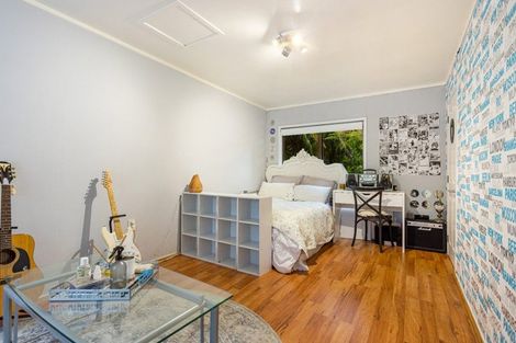 Photo of property in 719 Scenic Drive, Henderson Valley, Auckland, 0612