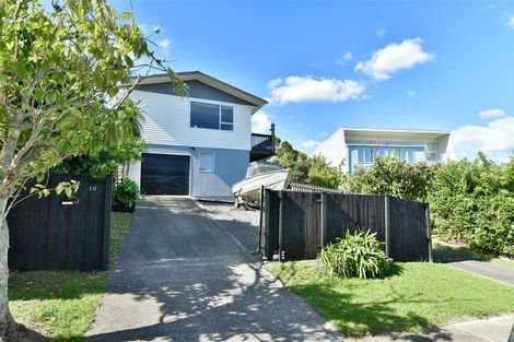 Photo of property in 10 John Road, Stanmore Bay, Whangaparaoa, 0932