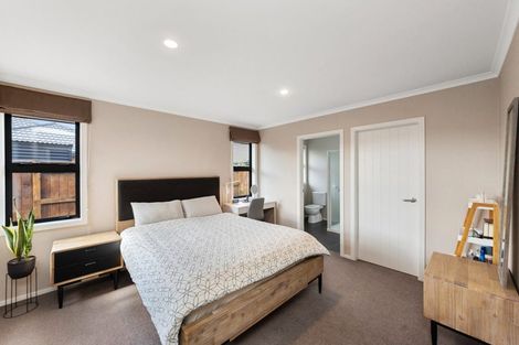 Photo of property in 7 Medallion Court, Kelvin Grove, Palmerston North, 4414