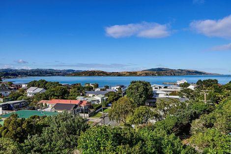 Photo of property in 2 Gordon Road, Plimmerton, Porirua, 5026