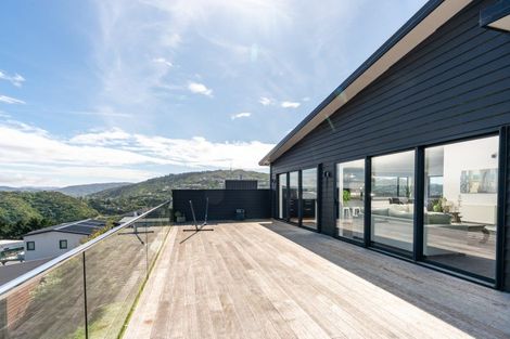 Photo of property in 79 Spenmoor Street, Newlands, Wellington, 6037