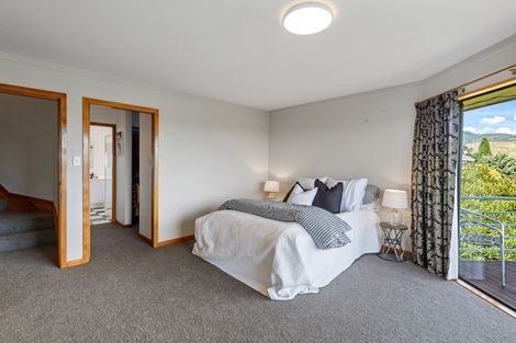 Photo of property in 12 Lucknow Place, Cashmere, Christchurch, 8022
