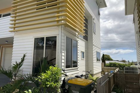 Photo of property in 4/3 Coronation Road, Hillcrest, Auckland, 0627