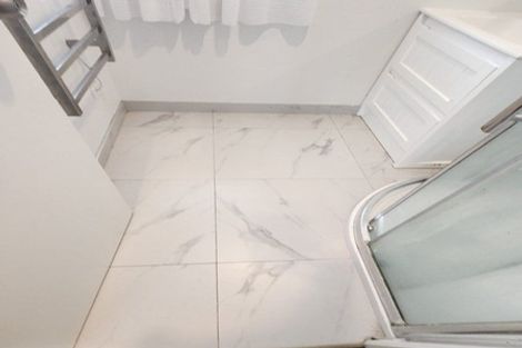 Photo of property in 1/5 Myna Place, Weymouth, Auckland, 2103