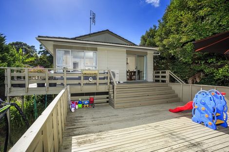 Photo of property in 1/244 East Coast Road, Forrest Hill, Auckland, 0620