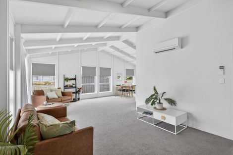 Photo of property in 6b Walsh Road, Westown, New Plymouth, 4310