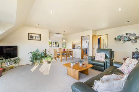 Photo of property in 2/1 Argyle Road, Browns Bay, Auckland, 0630