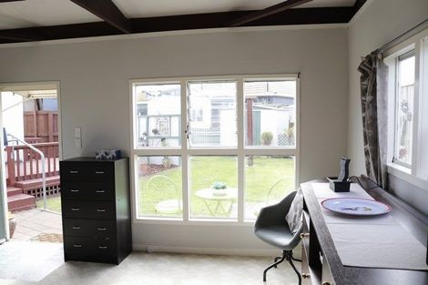 Photo of property in 4 Smithfield Road, College Estate, Whanganui, 4500