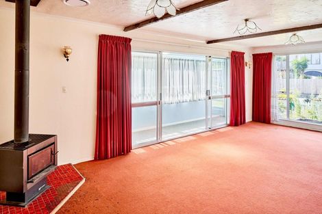 Photo of property in 5 Apple Terrace, Ranui, Porirua, 5024