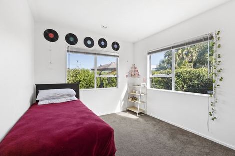 Photo of property in 29 Glucina Avenue, West Harbour, Auckland, 0618